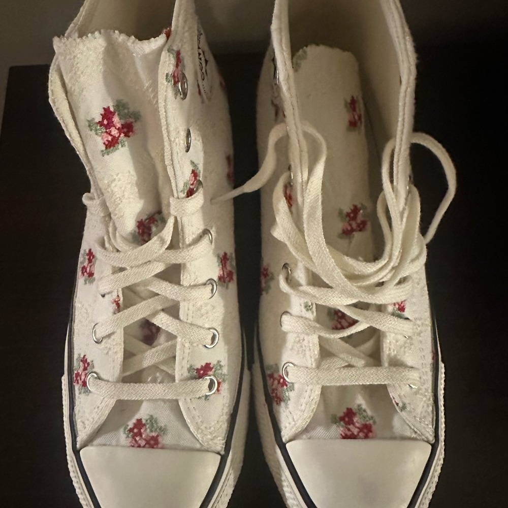 Converse White Floral High-Top Sneakers - Picture 5 of 5